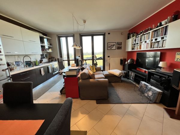Appartamento vendita Comazzo (Lodi) , € 119.000, 1 camera, 65 mq, Piano 2° 