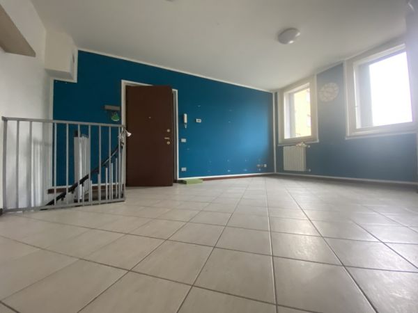 Appartamento vendita Comazzo (Lodi) , € 99.000, 1 camera, 95 mq, Piano terra 