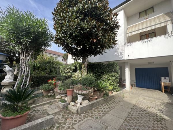 Villa a Schiera vendita Mediglia (Milano) , € 310.000, 3 camere, 200 mq